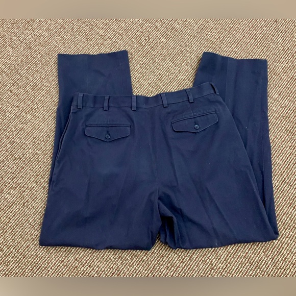 Men's 37 x 30 L. L. Bean 100% Cotton Classic Fit Flat Front Navy Chino Pants - Picture 9 of 13